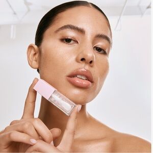KYLIE COSMETICS Lip Oil In Coconut Clear